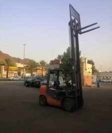صورة اعلان : رافعات شوكيه للايجار