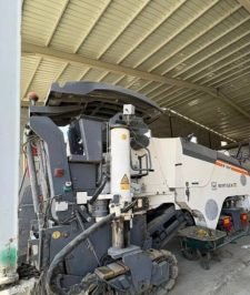 صورة اعلان : تأجير معدات أسفلت