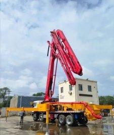 صورة اعلان : مضخة خرسانة 52متر