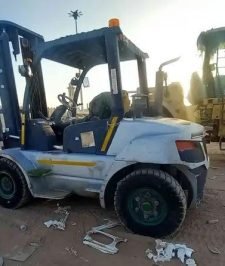 صورة اعلان : رافعه فوركلفت للايجار الشهري وبسعار مناسبه اصل نصل والله ولي