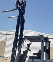 صورة اعلان : رافعه شوكيه للاجار في حقل