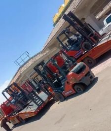 صورة اعلان : فوركلفت ايجار رافعه شوكيه بريده