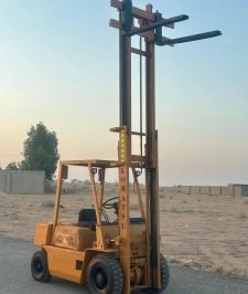 صورة اعلان : رافعة شوكية فوركلفت كوماتسو للبيع