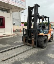 صورة اعلان : للإيجار رافعة شوكية 5 طن .