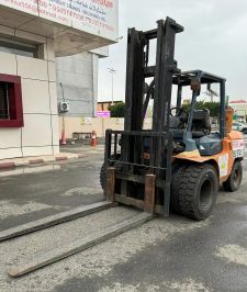 صورة اعلان : للإيجار رافعة شوكية 5 طن .