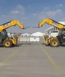 صورة اعلان : رافعه تلسكوبيه جي سي بي 17 متر للإيجار الشهري واليومي