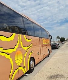 صورة اعلان : باصات للإيجار