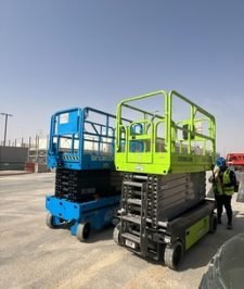 صورة اعلان : mete 14 meter scissor lift for rent in Damma12