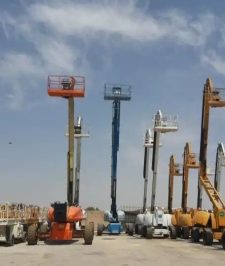 صورة اعلان : جي سي بي رافعات شوكية وكرينات وسيزر لفت مان لفت