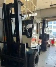 صورة اعلان : كرينات فور كلفت مان لفت جي سي بي سيزر لفتات وانش