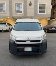 صورة اعلان : للبيع تويوتا باص بضاعه ديزل الموديل 2021 بحالة ممتازة جدا