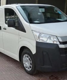 صورة اعلان : تويوتا باص هايس 2025 بضاعة ديزل قير عادي