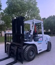 صورة اعلان : رافعات شوكيه كرينات للأيجار