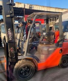 صورة اعلان : رافعات شوكية إيجار