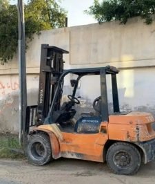 صورة اعلان : فوركلفت رافعة شوكية للإيجار