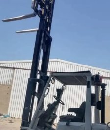 صورة اعلان : رافعه شوكيه للاجار في حقل