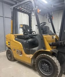 صورة اعلان : للبيع رافعه شوكية كتربلر 2021 ديزل