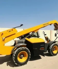 صورة اعلان : JCB TELEHANDLER 17 Meter available for Rent رافعه تلسكوبي