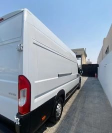 صورة اعلان : باص بيجو