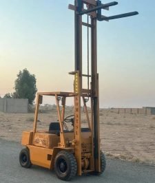 صورة اعلان : رافعة شوكية فوركلفت كوماتسو للبيع