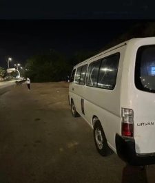 صورة اعلان : للايجار الشهري أو السنوي باص نيسان موديل 2006 ممشى 125 الف