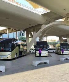 صورة اعلان : باصات للايجار – حافلات فاخرة موديل 2025 للتاجير