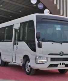 صورة اعلان : تويوتا باص كوستر 2.8 ديزل تيربو 23 راكب أتوماتيك 2025