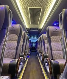 صورة اعلان : باص للايجار 2023