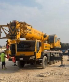 صورة اعلان : رافعة وانش كرينات لايجار جده داخلى