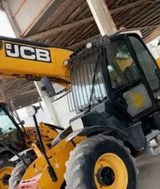 صورة اعلان : رافعه شوكيه تلسكوبيه جي سي بي للايجار