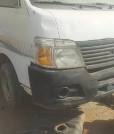 صورة اعلان : باص نيسان اورفان تشليح