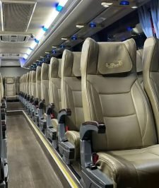 صورة اعلان : باص للإيجار