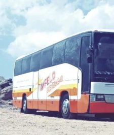 صورة اعلان : يوجد لدينا باص مرسيدس 50 راكب ويوجد لدينا تريلا مويه