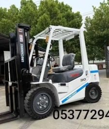 صورة اعلان : تأجير رافعات شوكية سكين ورافعات تلسكوبية. وسيزرات وبوبكات