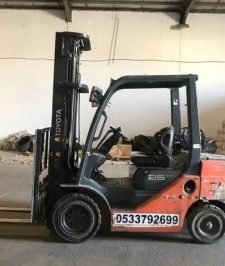 صورة اعلان : رافعة شوكية للإيجار