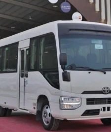 صورة اعلان : تويوتا باص كوستر 2.8 ديزل تيربو 23 راكب أتوماتيك 2025