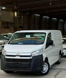 صورة اعلان : تويوتا باص بضاعة سقف منخفض ديزل وبنزين 2025 سعودي