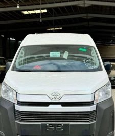 صورة اعلان : باص هايس بضاعه سقف مرتفع 2025ديزل قير اتوماتيك