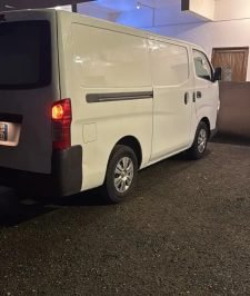 صورة اعلان : باص نيسان بضاعة