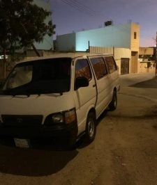 صورة اعلان : باص للإيجار