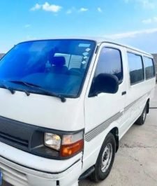 صورة اعلان : تيوتا باص