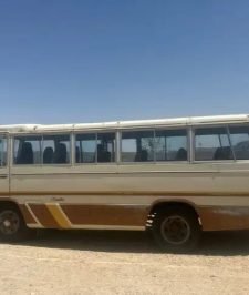 صورة اعلان : باص تيوتا قيرعلق.مكينه قير بدي دفرنسات وكاله على السوم