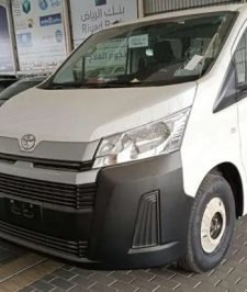 صورة اعلان : تويوتا باص بضاعه سقف منخفض ديزل جير عادي م 2025 – سعودي