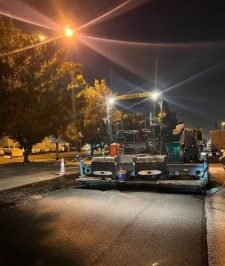 صورة اعلان : فرادة اسفلت قشاطة اسفلت معدات بوكلين وايت mc1