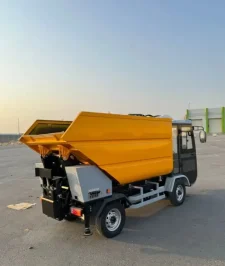 صورة اعلان : كمبكتر جمع النفايات 2025