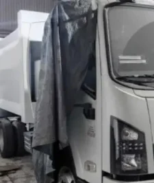 صورة اعلان : شاحنات النفايات