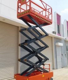 صورة اعلان : تاجير جميع الرافعات