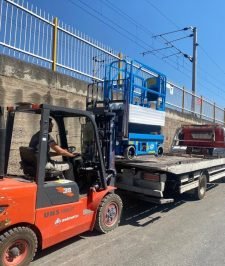 صورة اعلان : تاجير رافعات