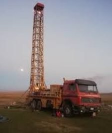 صورة اعلان : حفار ابار ارتوازيه وصيانتها دريل دقاق كارونه جميع انحاء المدينه