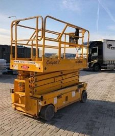 صورة اعلان : Scissor lifts for rent, manlifts for rent, forklifts for rent